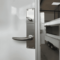 Ydre dr 70cm inkl. ramme - hjrehngt m. drejehndtag